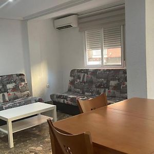 playa malvarrosa Valencia 8 huesped solo admito Familia con hijos